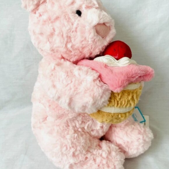 Jellycat Shanghai Exclusive Strawberry Cake Bear BNWT Christmas Gift - Picture 1 of 5